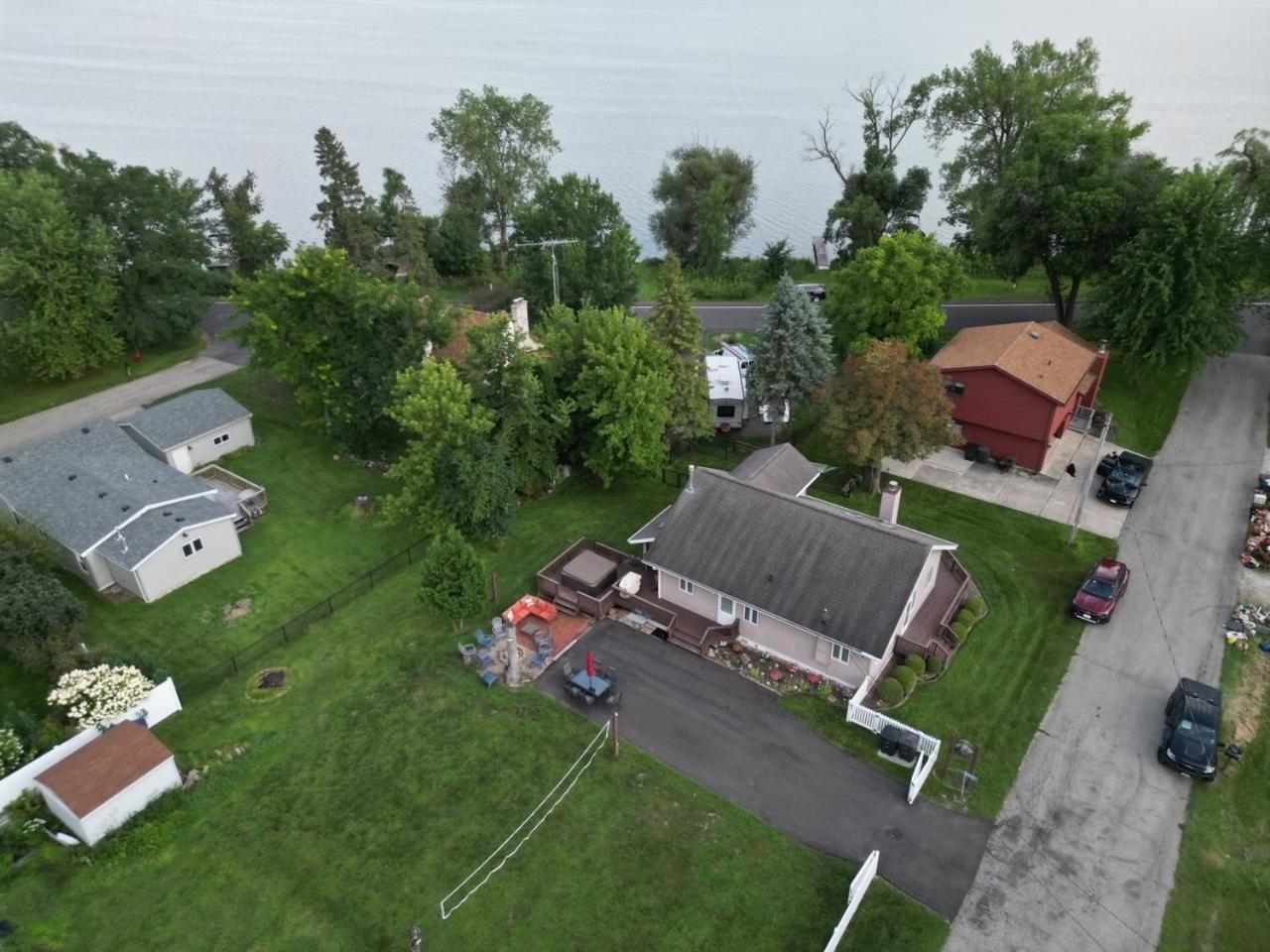 Como Lakeview Loft - Massive Wraparound Deck - Filtered Lake Views - Hot Tub - Fire Pit - Gas Fireplace Villa Lake Geneva Exterior photo