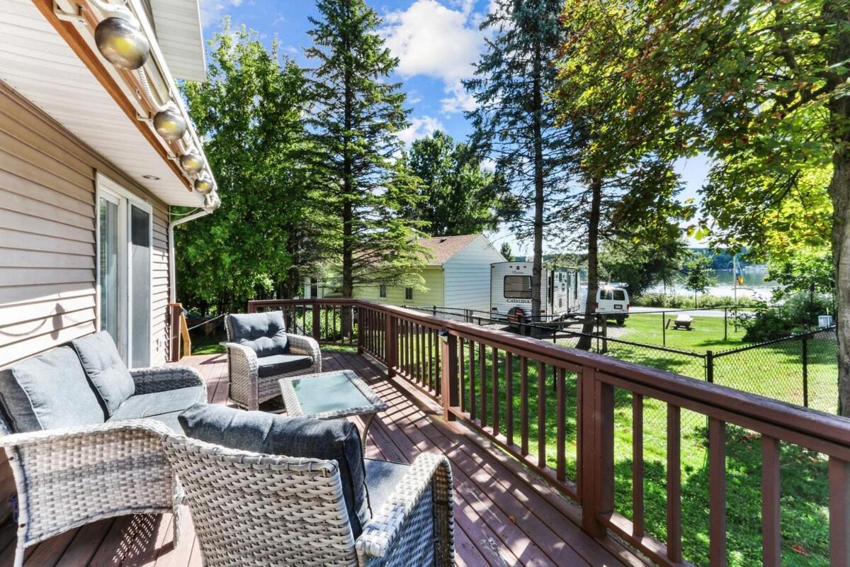 Como Lakeview Loft - Massive Wraparound Deck - Filtered Lake Views - Hot Tub - Fire Pit - Gas Fireplace Villa Lake Geneva Exterior photo