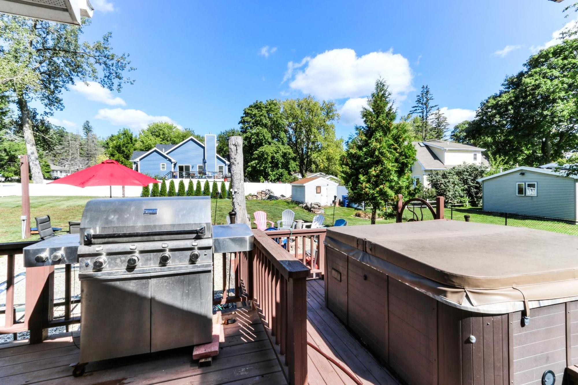 Como Lakeview Loft - Massive Wraparound Deck - Filtered Lake Views - Hot Tub - Fire Pit - Gas Fireplace Villa Lake Geneva Exterior photo